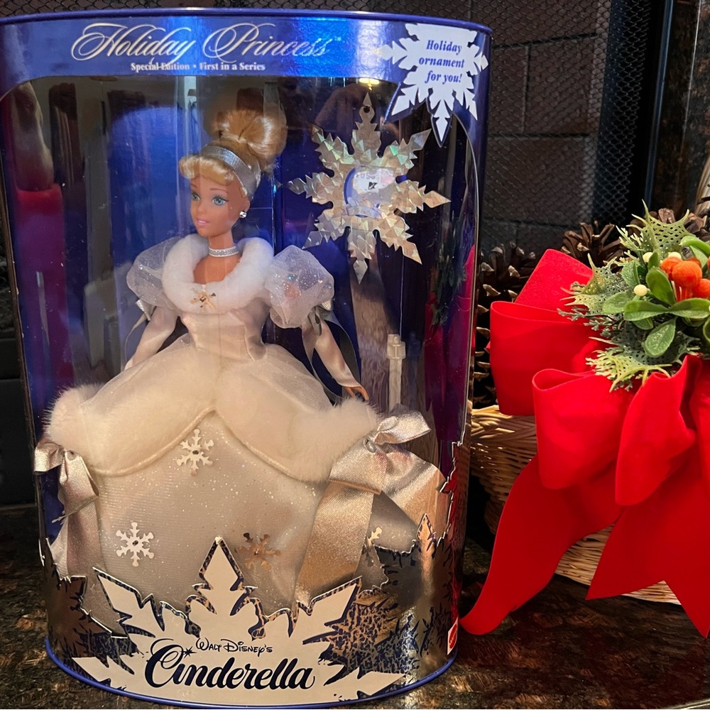 1996 Disney’s Special Edition Holiday Princess Doll